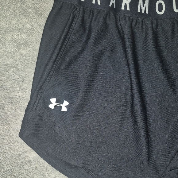 Under Armour Women's Black Athletic Shorts - Picture 3 of 10